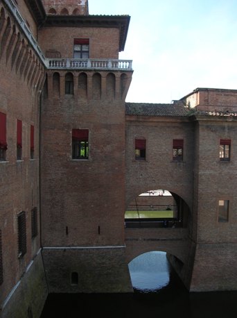 Ferrara - Castello Estense e fossato
